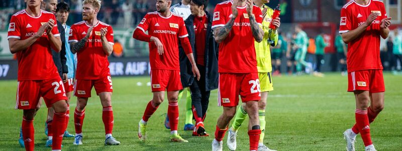 Josip Juranovic (l) und der 1. FC Union Berlin werden auch in der kommenden Saison im Europapokal auflaufen. - Foto: Andreas Gora/dpa