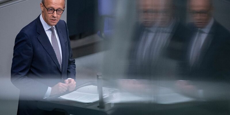 Unionsfraktionschef Friedrich Merz will «mehr über Leistungsgerechtigkeit reden». - Foto: Fabian Sommer/dpa
