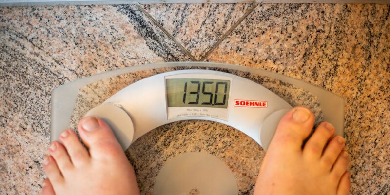 Adipositas kann Herz-Kreislauf-Erkrankungen, Diabetes und einige Krebsformen auslösen. - Foto: Lino Mirgeler/dpa