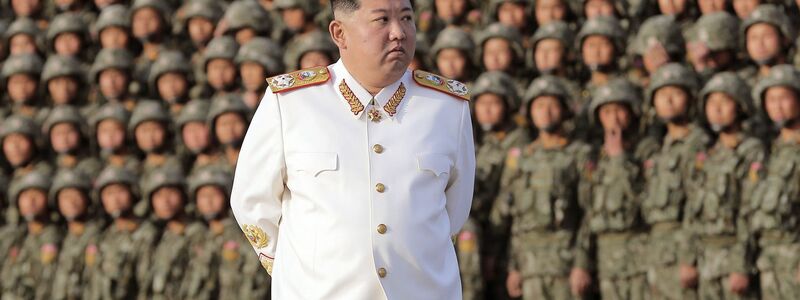 Nordkoreas Machthaber Kim Jong Un in Pjöngjang. Dieses Foto wurde von der nordkoreanischen Nachrichtenagentur KCNA zur Verfügung gestellt. Sein Inhalt kann nicht eindeutig verifiziert werden. - Foto: -/KCNA/dpa
