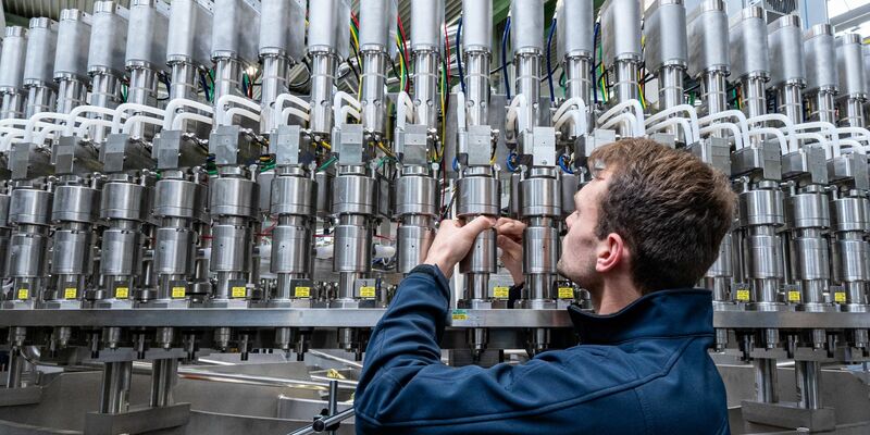 Deutschland verliert laut einer Umfrage als Industrie-Standort an Attraktivität (Symbolbild). - Foto: Armin Weigel/dpa