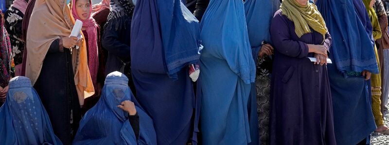 Die islamistischen Taliban haben die Rechte von Frauen und Mädchen, zum Beispiel auf Bildung, massiv eingeschränkt. (Archivfoto) - Foto: Ebrahim Noroozi/AP/dpa