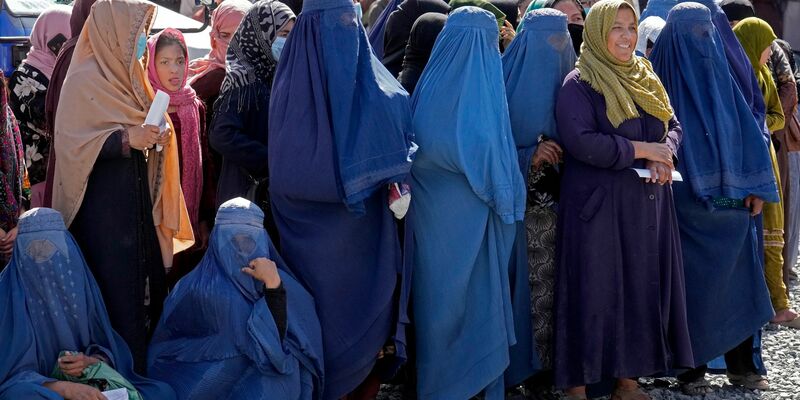 Die Taliban schränken die Rechte von Frauen in Afghanistan immer weiter ein. (Archivbild) - Foto: Ebrahim Noroozi/AP/dpa