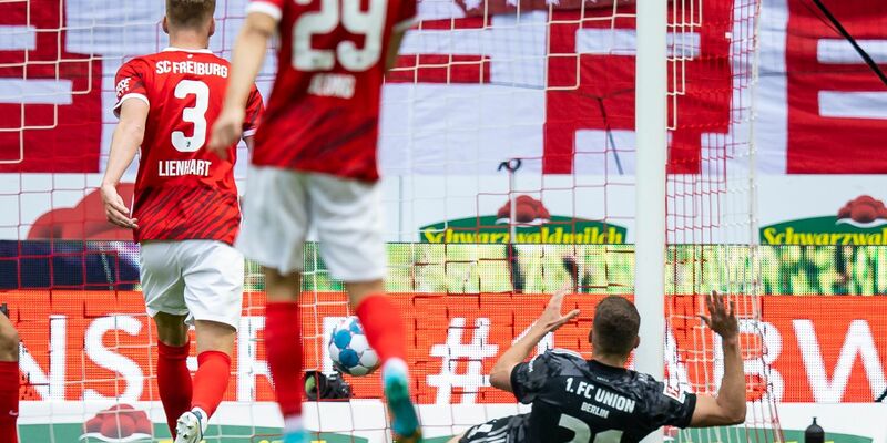 Freiburger Fans haben schon gegen die WM-Vergabe an Saudi-Arabien demonstriert. - Foto: Tom Weller/dpa