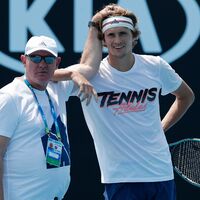 Alexander Zverev hinkt seiner Topform weit hinterher.  - Foto: Andy Wong/AP/dpa