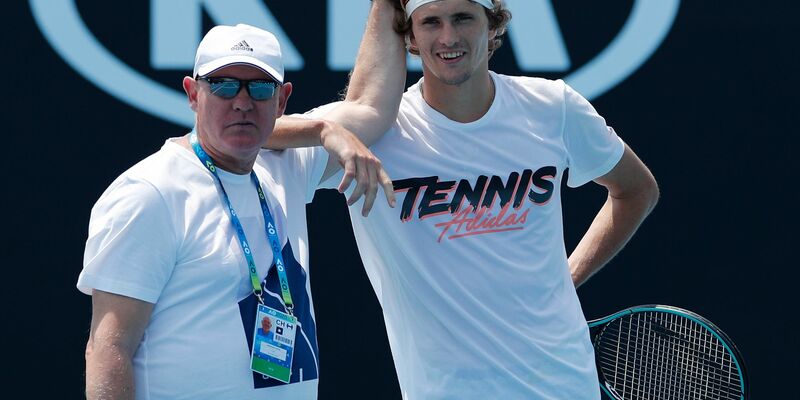 Alexander Zverev hinkt seiner Topform weit hinterher.  - Foto: Andy Wong/AP/dpa