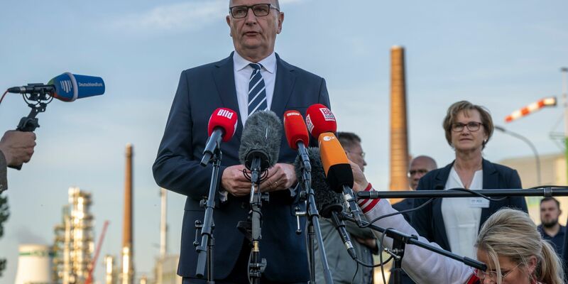 Zeigt sich trotz Umfragen zuversichtlich für die Wahl: Brandenburgs Ministerpräsident Dietmar Woidke. - Foto: Monika Skolimowska/dpa