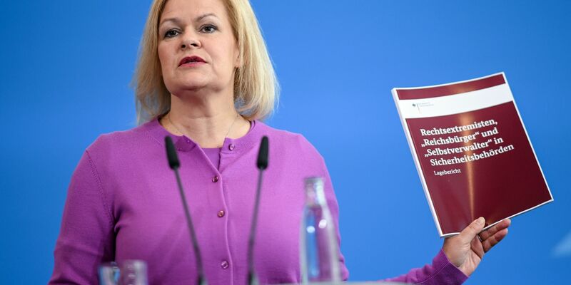 Bundesinnenministerin Nancy Faeser warnt mit Blick auf die Kriminalitätsstatistik vor einem «ein Klima der Ressentiments und der Gewalt». - Foto: Britta Pedersen/dpa