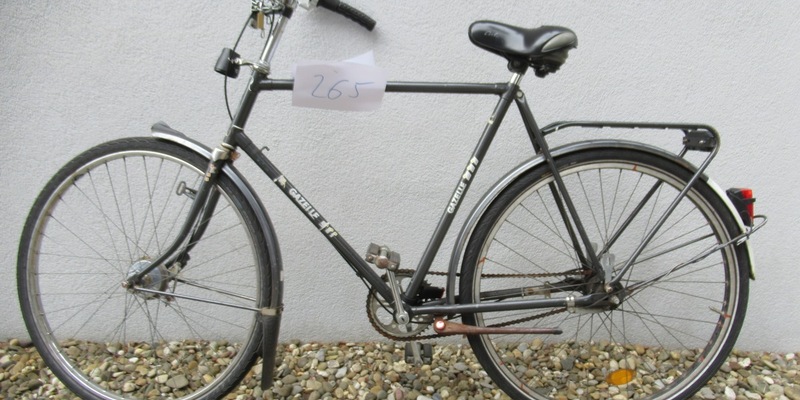 FW-PI: Pferd versinkt in matschigem Erdreich - nicht alltäglicher Einsatz für die Feuerwehr Halstenbek - Foto: presseportal.de