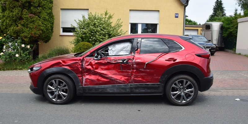 POL-HF: Unerlaubtes Entfernen von der Unfallstelle- Fahrer flüchtet zu Fuß - Foto: presseportal.de