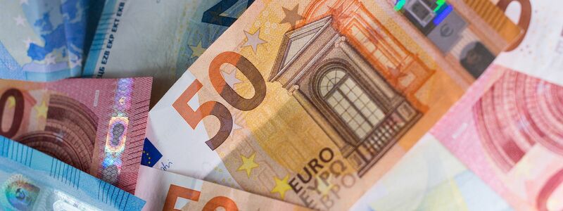 Das Geldvermögen der privaten Haushalte ist auf rund 7492 Milliarden Euro gestiegen. - Foto: Monika Skolimowska/dpa-Zentralbild/dpa