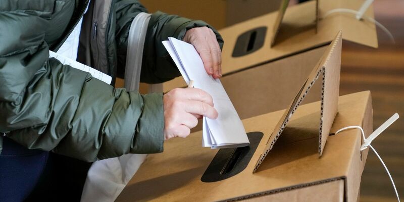 Der amtierende Premierminister Anthony Albanese lag in Umfragen vorn. - Foto: Mark Baker/AP/dpa