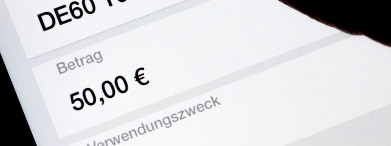 Verpflichtende Überprüfungen des Zahlungsempfängers sollen Überweisungen sicherer machen. (Symbolbild) - Foto: Monika Skolimowska/dpa-Zentralbild/dpa