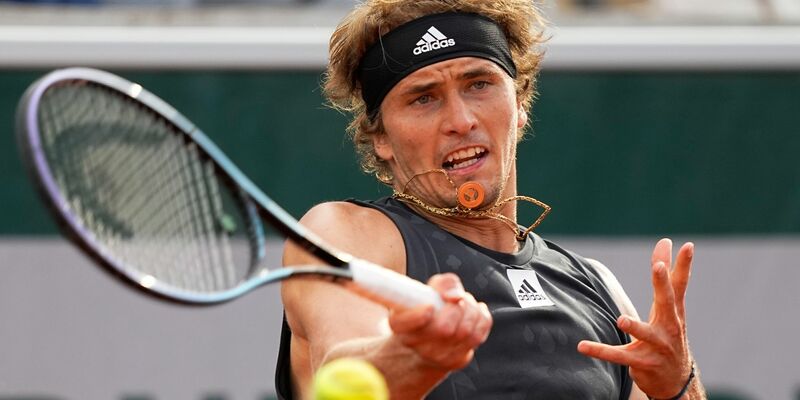 Alexander Zverev unterlag Stefanos Tsitsipas in zwei Sätzen. - Foto: Michel Euler/AP/dpa