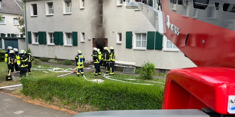 FW-GE: Vollbrand eines Carports - Foto: presseportal.de