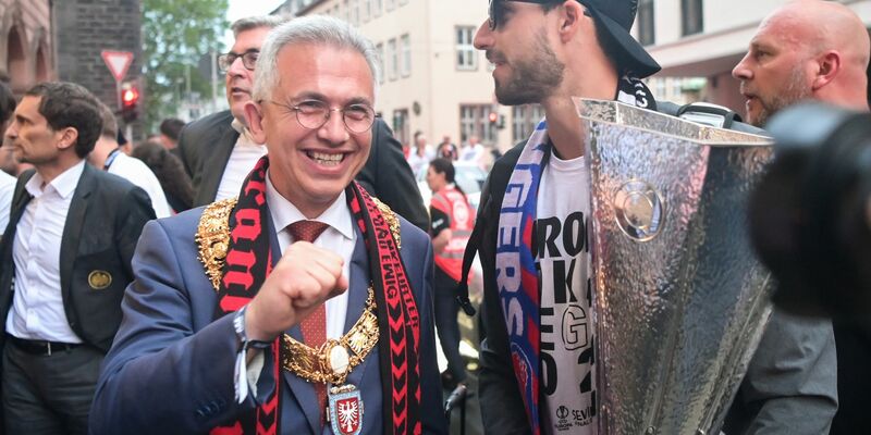 Der ehemalige Frankfurter Oberbürgermeister Peter Feldmann war im Dezember 2022 in zwei Fällen zu einer Geldstrafe in Höhe von 120 Tagessätzen zu 175 Euro verurteilt worden. Die Verurteilung wegen Vorteilsannahme ist nun rechtskräftig. - Foto: Sebastian Gollnow/dpa-Pool/dpa