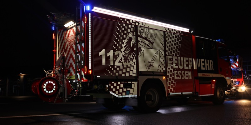 FW-E: Kellerbrand in einem Mehrfamilienhaus - Anwohnenden ist der Fluchtweg abgeschnitten - Foto: presseportal.de