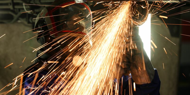 Der Branchenverband VDMA rechnet in den kommenden Monaten mit einem Anstieg der Kurzarbeit. - Foto: Jan Woitas/dpa-Zentralbild/dpa