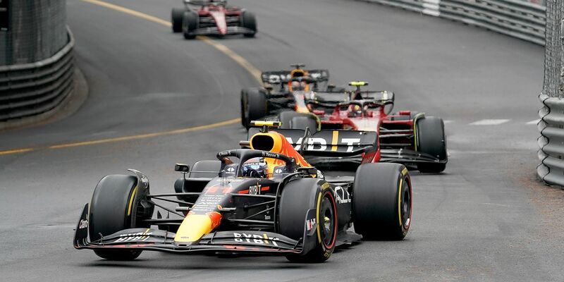 Max Verstappen startet mit einer Trainingsbestzeit in den Großen Preis von Spanien. - Foto: Hasan Bratic/dpa