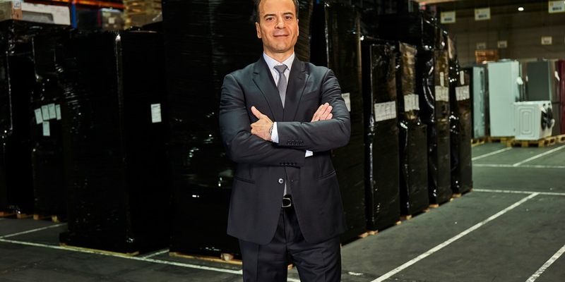 Konstantinos Vasiadis von der elvinci.de GmbH über den Ankauf von Restposten und den Verkauf von Retouren - Foto: presseportal.de