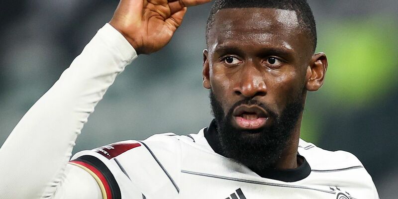 Deutschlands Abwehrchef Antonio Rüdiger fehlte im Mannschaftstraining und absolvierte nur eine kleine Laufeinheit. - Foto: Christian Charisius/dpa