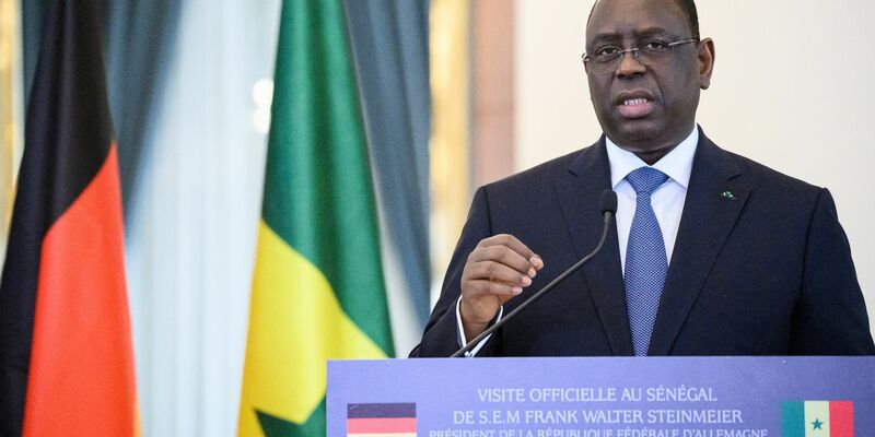 Die zweite Amtszeit des senegalesischen Präsidenten Macky Sall, die am 2. April endet, darf - anders als vom Parlament beschlossen - nicht verlängert werden. - Foto: Bernd von Jutrczenka/dpa