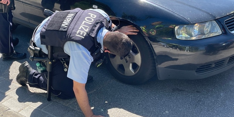 POL-EU: Daumen rauf, Daumen runter: Präventionsaktion an der Hermann-Josef-Grundschule - Foto: presseportal.de