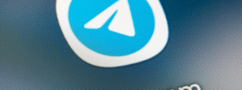 Telegram will bei Bekämpfung illegaler Inhalte innerhalb «der Standards der Branche» liegen. - Foto: Fabian Sommer/dpa