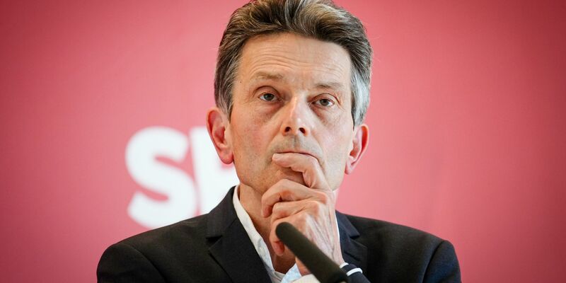 CDU-Chef Friedrich Merz lässt die Teilnahme der Union am nächsten Migrationsgespräch offen. - Foto: Kay Nietfeld/dpa