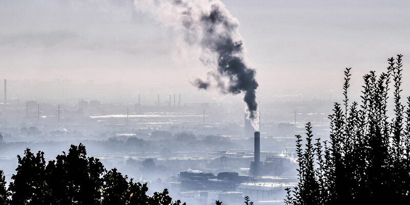 Fast 240.000 Todesfälle in der EU lassen sich auf Feinstaub zurückführen. (Illustration) - Foto: Philippe Desmazes/AFP/dpa