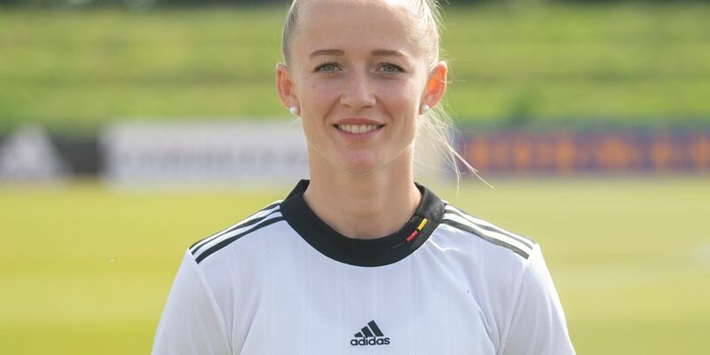 Lea Schüller erzielt einen Doppelpack. (Archivbild) - Foto: Sebastian Gollnow/dpa