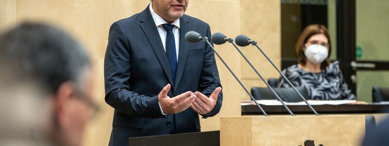 Brandenburgs Ministerpräsident Woidke: «Brauchen das Geld dringend». - Foto: Michael Kappeler/dpa