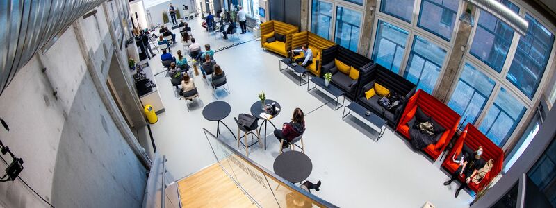 Die deutsche Startup-Branche sieht ausländische Gründer für unverzichtbar an (Archivbild) - Foto: Jens Büttner/dpa