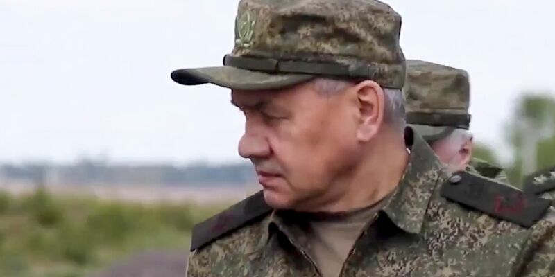 Laut Sergej Schoigu treffen die russischen Streitkräfte zusätzliche Vorkehrungen zum Schutz vor Streubomben. - Foto: Russian Defense Ministry/AP/dpa