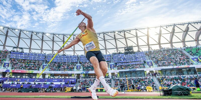 Kam in der Qualifikation in Rom auf eine Weite von 85,01 Meter: Speerwerfer Julian Weber. - Foto: Michael Kappeler/dpa