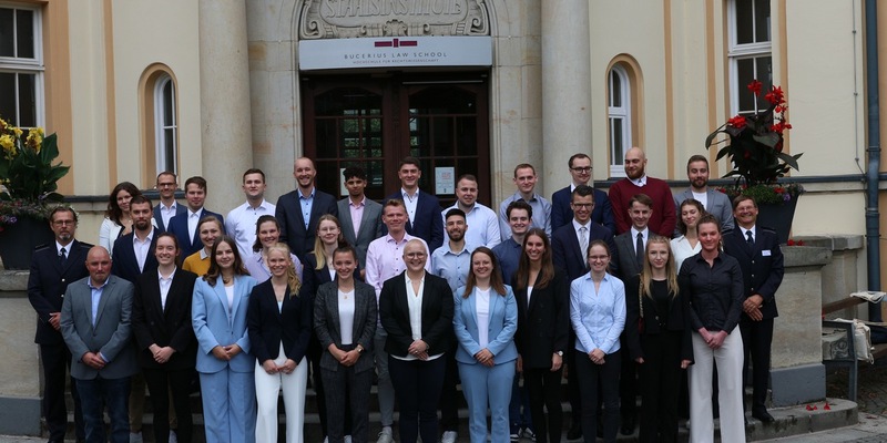 HZA-BI: Illegale Beschäftigung und Scheinselbständigkeit aufgedeckt/Zahlreiche Verstöße bei Kontrollen von Glasfaserbaustellen im Kreis Herford - Foto: presseportal.de