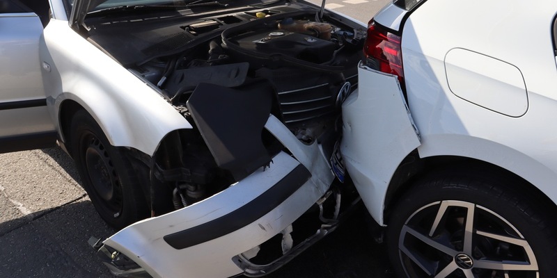 POL-HF: Verkehrsunfall beim Abbiegen - Zwei Personen verletzt - Foto: presseportal.de