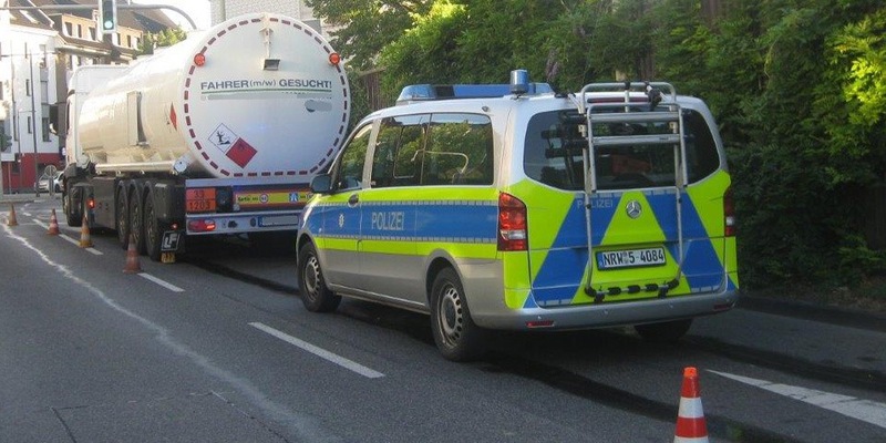 POL-HRO: Glücklicher Ausgang nach Unfall mit Tanklaster - Foto: presseportal.de