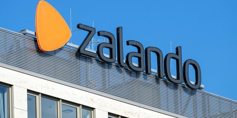 Zalando streicht rund 450 Arbeitsplätze am Firmensitz in Berlin. (Archivbild) - Foto: Monika Skolimowska/dpa-Zentralbild/dpa