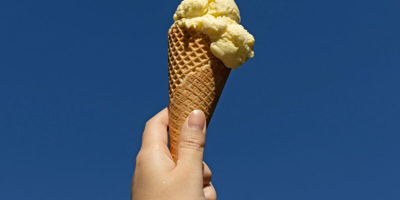 Die Kaufkraft pro Lohnminute beim Eis ist gesunken. - Foto: Friso Gentsch/dpa