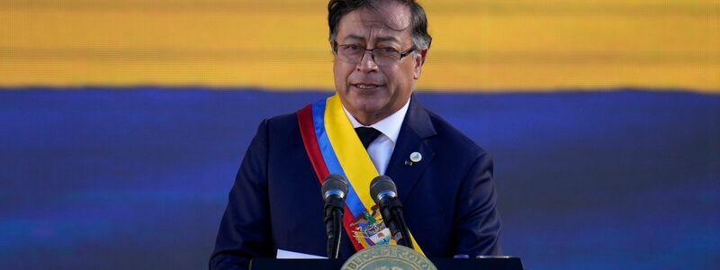Gustavo Metro trat vor knapp einer Woche das Amt des Präsidenten in Kolumbien an. - Foto: Fernando Vergara/AP/dpa