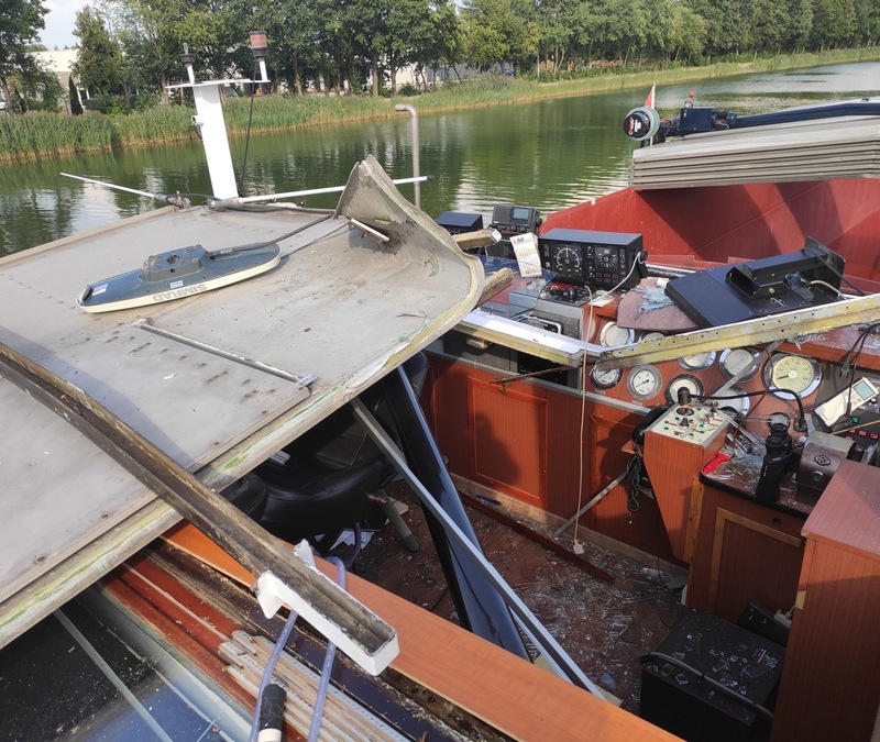 POL-DU: Friemersheim Schiffsunfall - hoher Sachschaden - Foto: presseportal.de