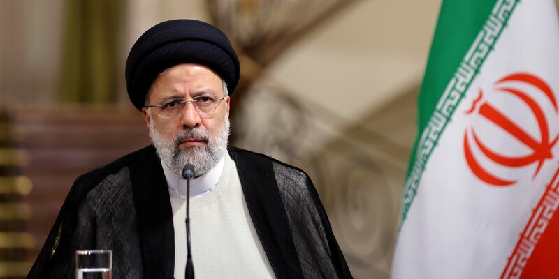 Irans Präsident Ebrahim Raisi bei seiner Ankunft in New York. Raisi nimmt dort an der UN-Generalversammlung teil. - Foto: -/Iranian Presidency/dpa