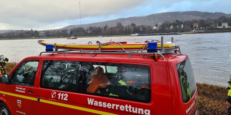 FW-BN: Personenrettung aus dem Rhein - Foto: presseportal.de