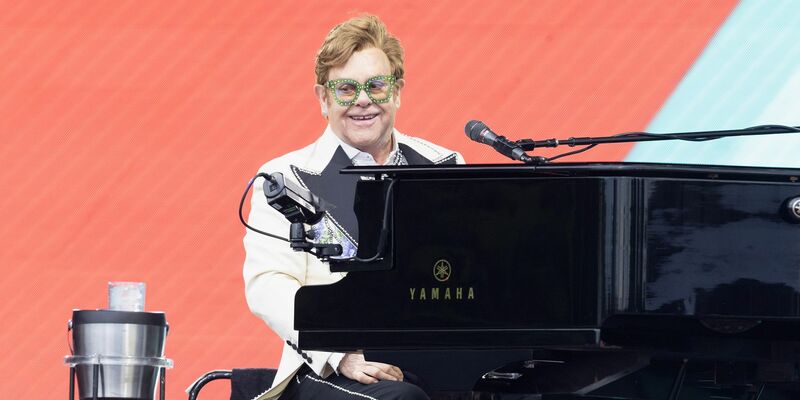 Elton John auf der Bühne des BST Hyde Park Festivals 2022. - Foto: Suzan Moore/PA Wire/dpa