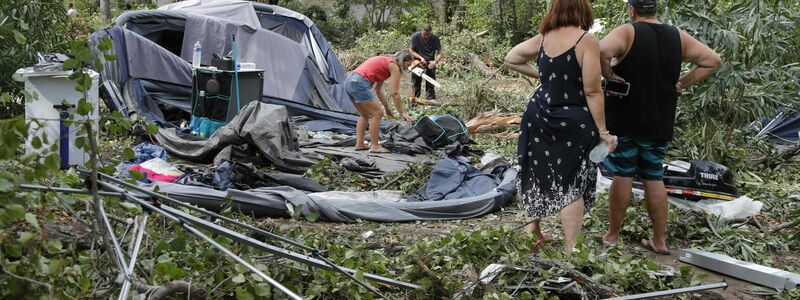 Zerstörung nach einem schweren Sturm auf einem Campingplatz auf Korsika. - Foto: Pascal Pochard-Casabianca/AFP/dpa