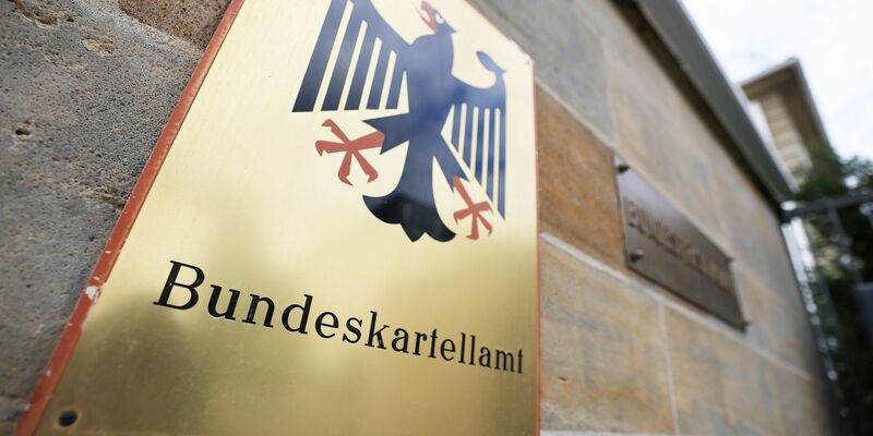 So wie der Bundesadler zeigt manchmal auch das Bundeskartellamt seine Krallen, indem es Bußgelder verhängt. - Foto: Oliver Berg/dpa