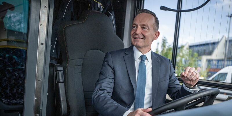 Verkehrsminister Volker Wissing male «Horrorszenarien an die Wand, um auch in Zukunft nichts tun zu müssen», sagt Greenpeace-Mobilitätsexpertin Clara Thompson. - Foto: Michael Kappeler/dpa