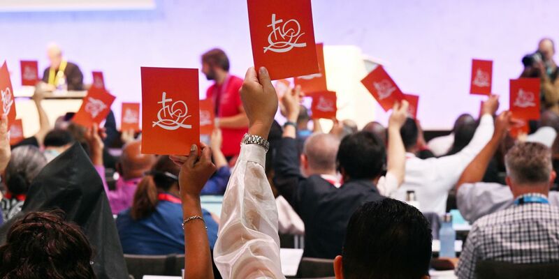 Was tun, wenn im eigenen Fahrzeug ein manipulierter Motor läuft, der aber von einem anderen Autobauer stammt? Mit solch einem verzwickten Fall beschäftigt sich aktuell der BGH. - Foto: Uli Deck/dpa