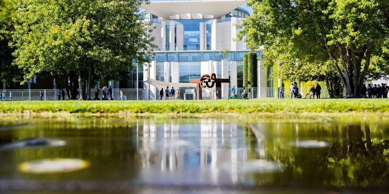 Die Ressorts der Bundesregierung verzeichnen steigende Ausgaben für Software und IT. - Foto: Christoph Soeder/dpa